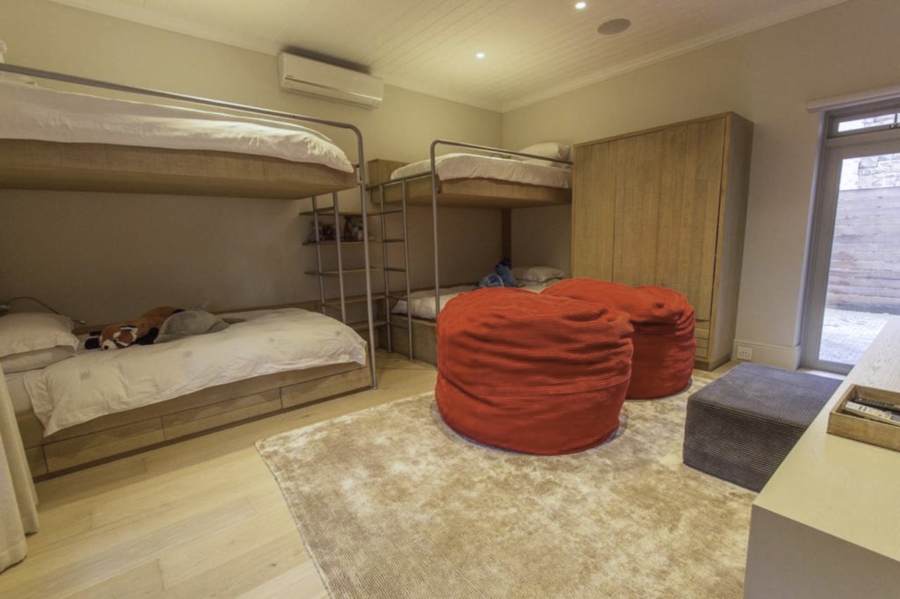 9 Bedroom Property for Sale in Beachy Head Western Cape